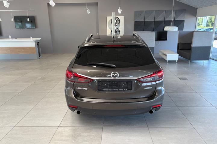 Brun Mazda 6 fra 2016