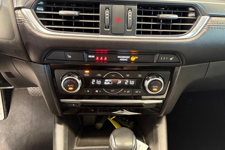 Brun Mazda 6 fra 2016