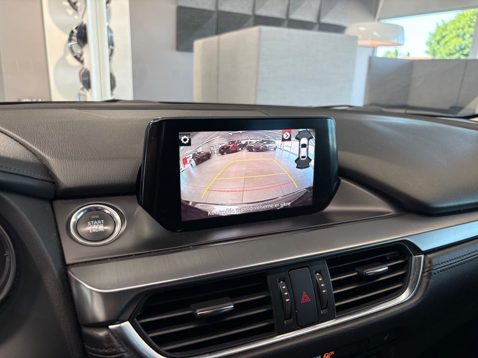 Brun Mazda 6 fra 2016