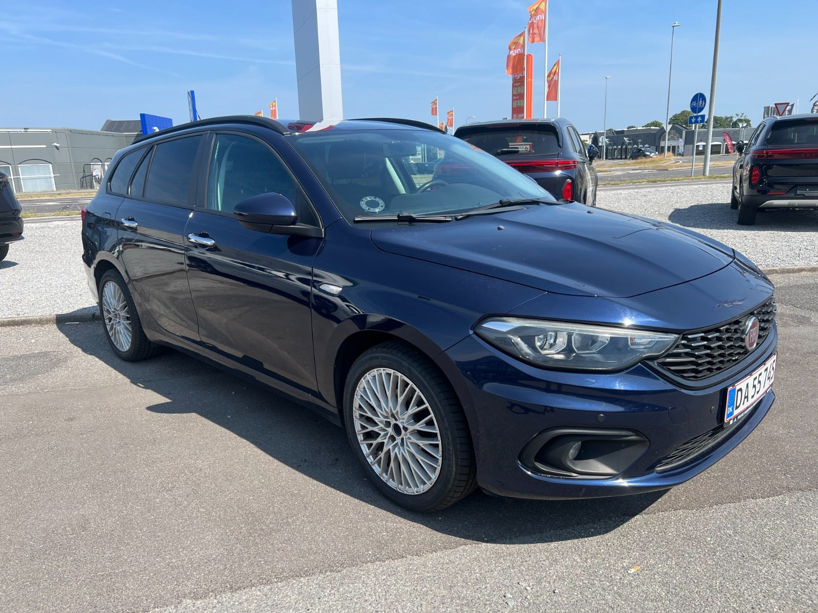 Blå Fiat Tipo fra 2017