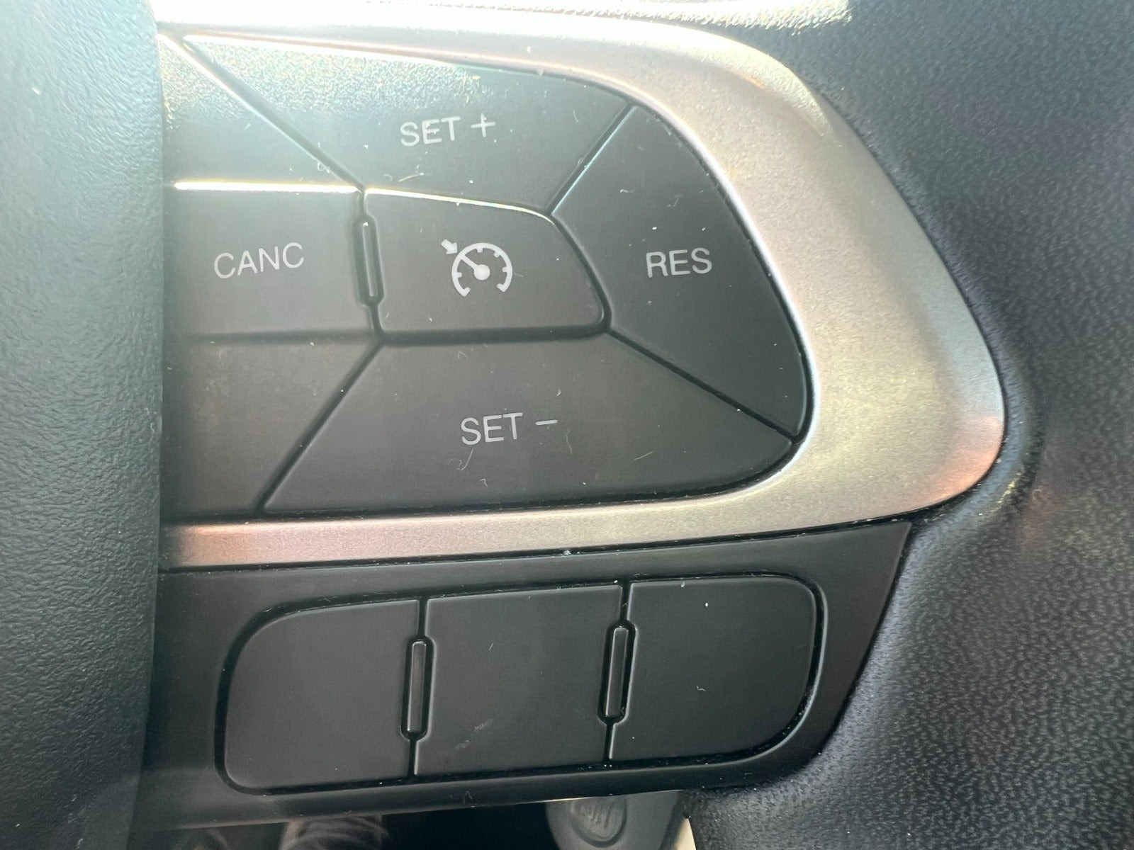 Blå Fiat Tipo fra 2017