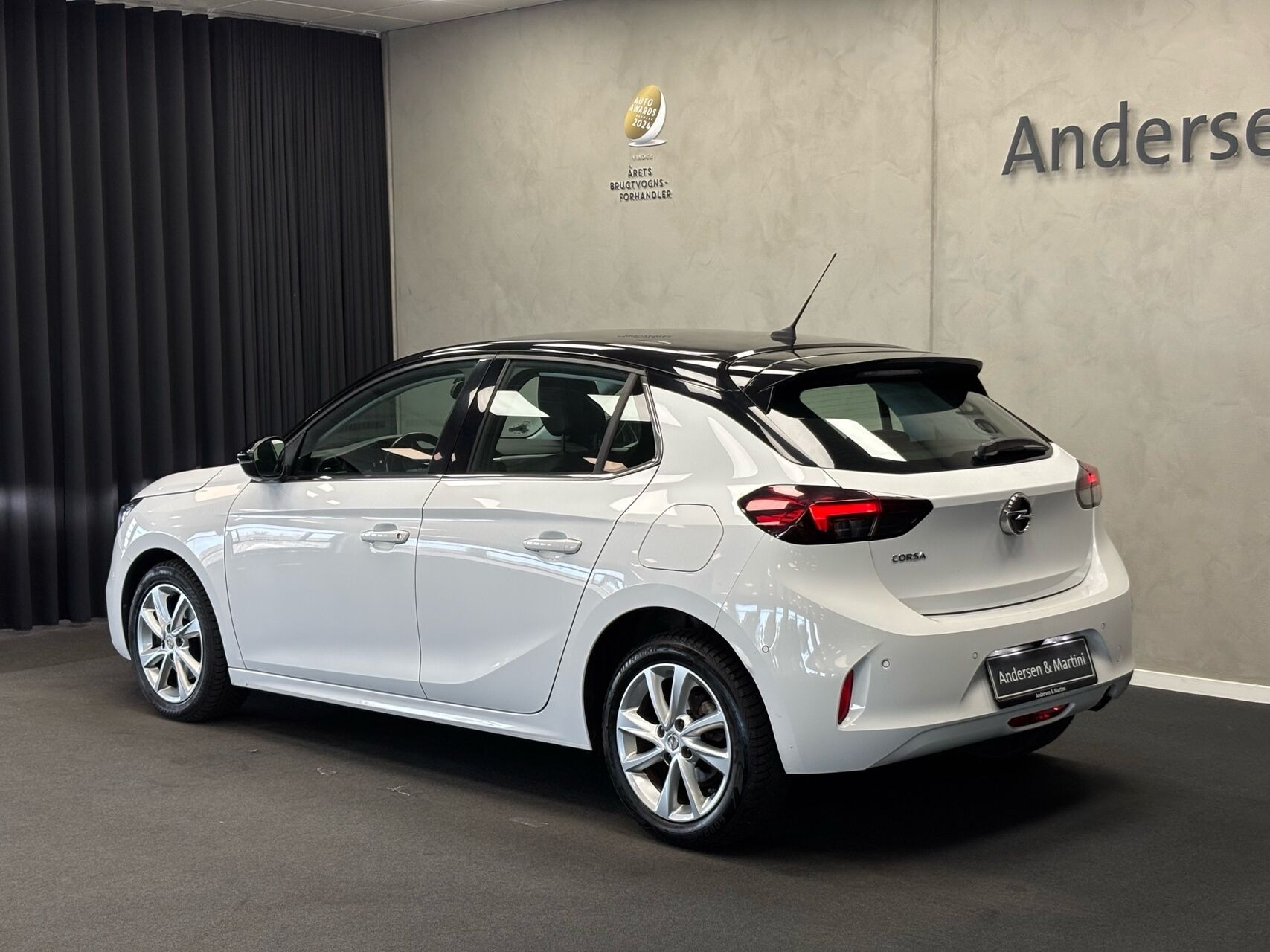 Hvid Opel Corsa fra 2022