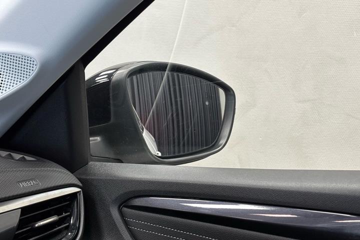 Hvid Opel Corsa fra 2022