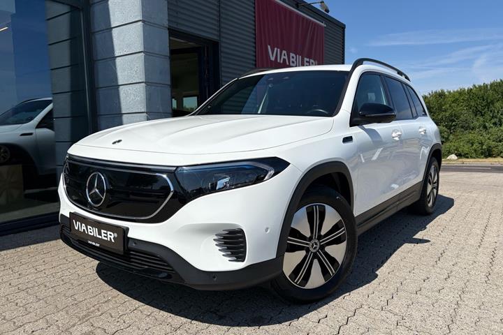 Hvid Mercedes EQB 250 fra 2022 set udefra