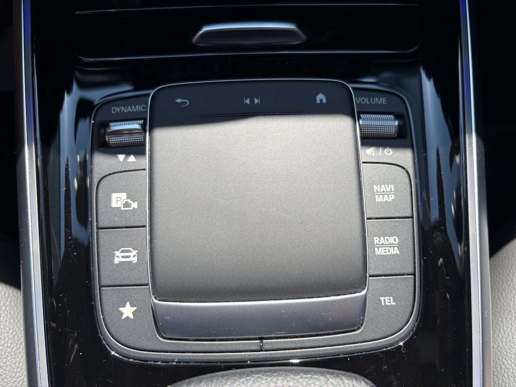 Hvid Mercedes EQB 250 fra 2022