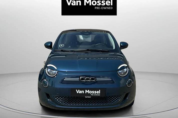 Grøn Fiat 500e fra 2023