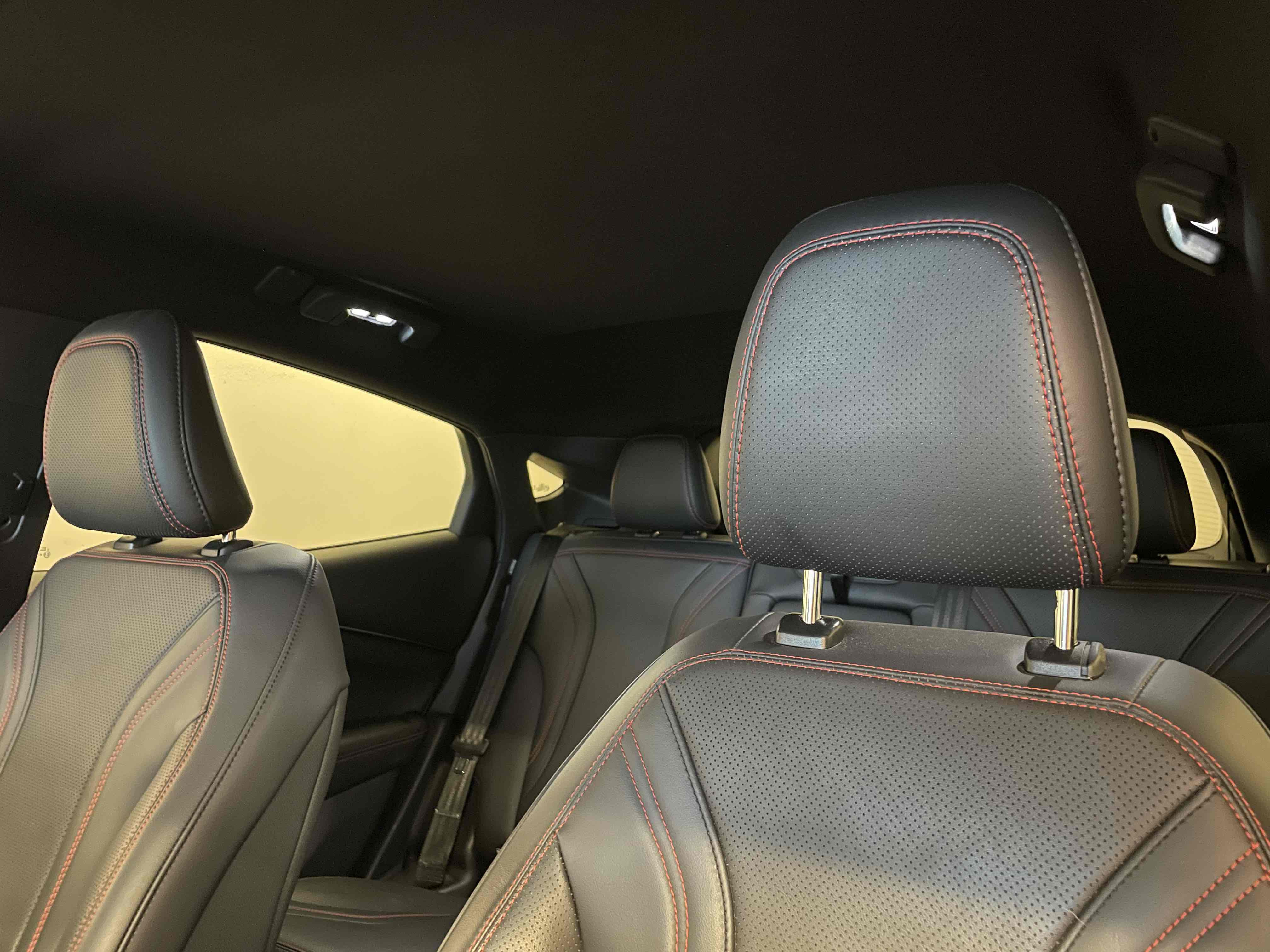 Hvid Ford Mustang Mach-E fra 2021