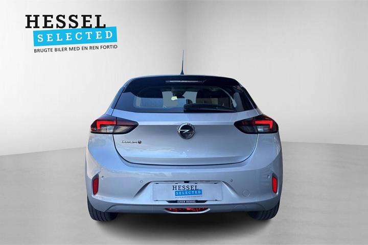 Hvid Opel Corsa-e fra 2023