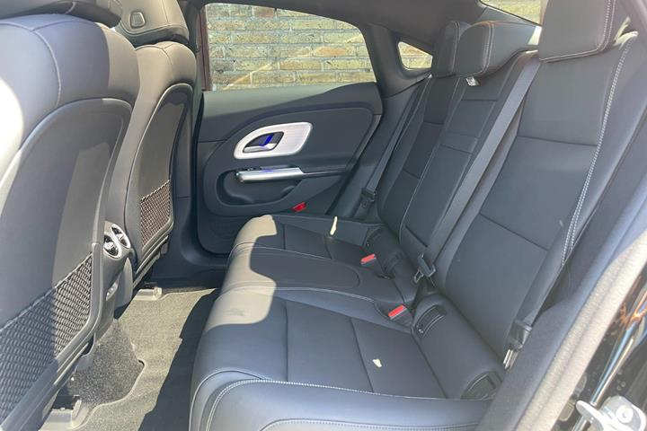 Sort Mercedes CLA250+ fra 2026