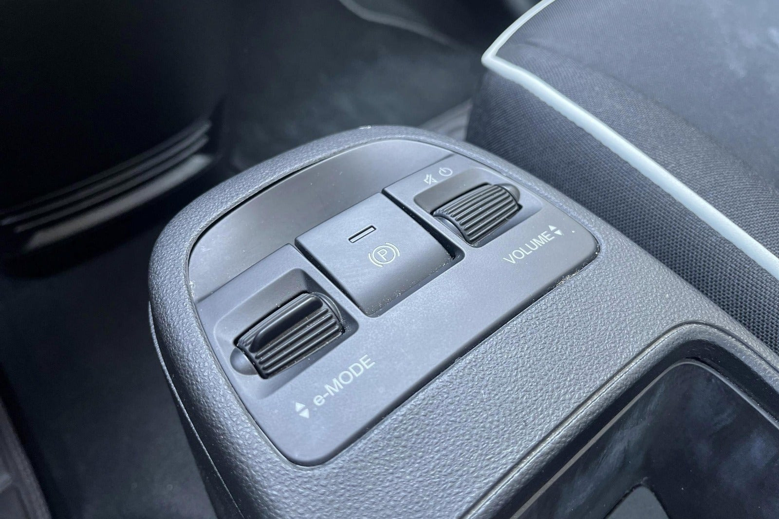 Hvid Fiat 500e fra 2023