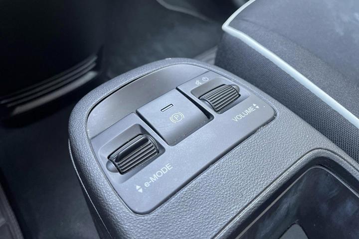 Hvid Fiat 500e fra 2023
