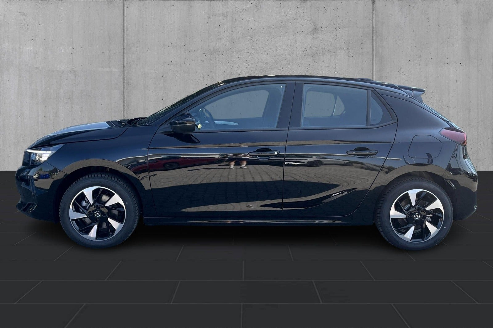 Sort Opel Corsa-e fra 2023