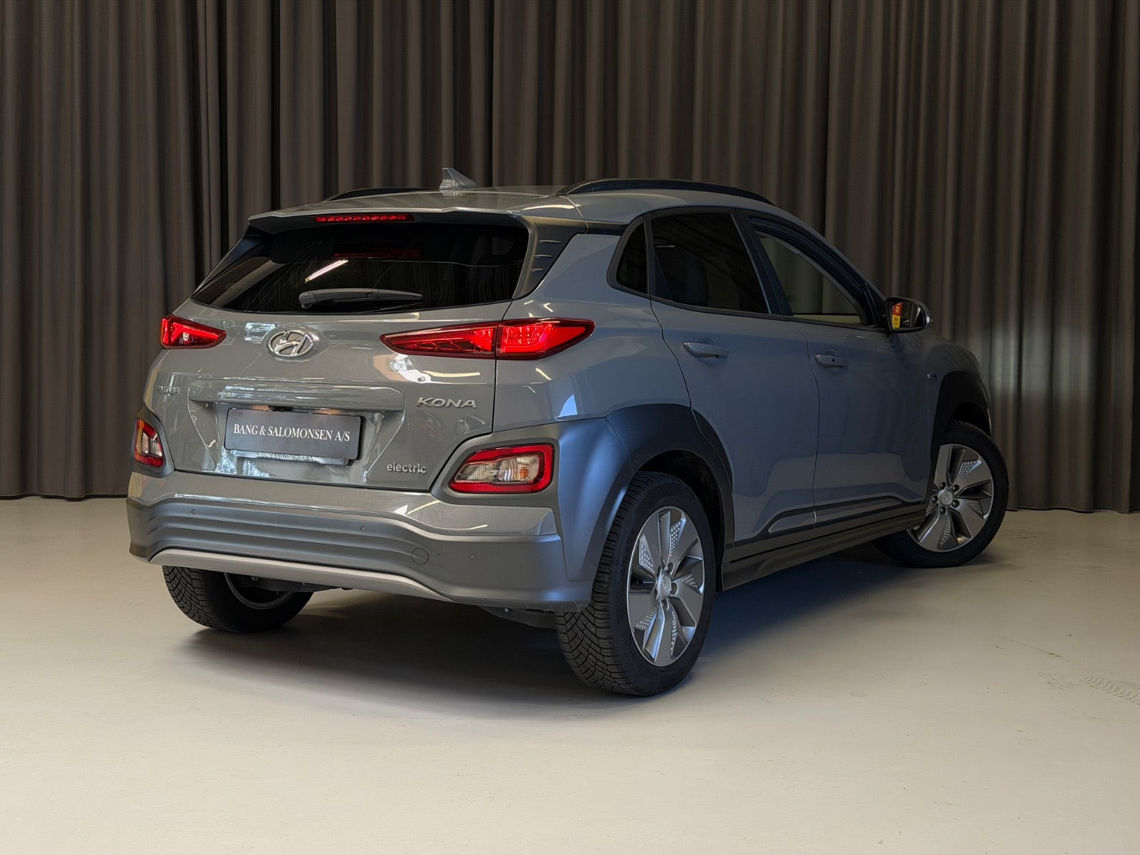 Grå Hyundai Kona fra 2020
