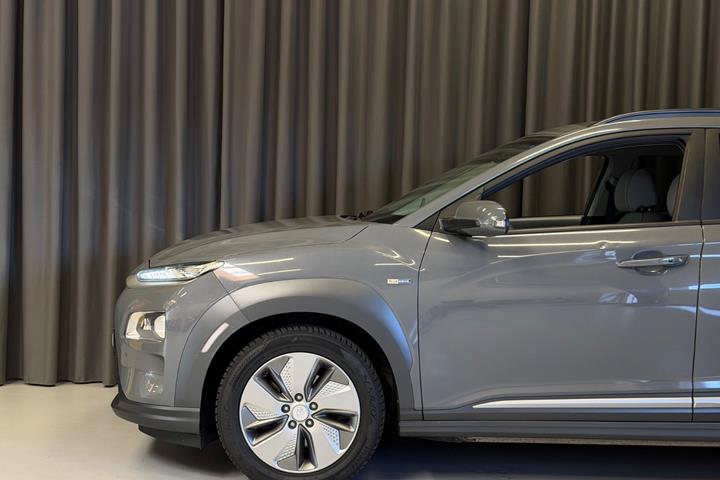Grå Hyundai Kona fra 2020