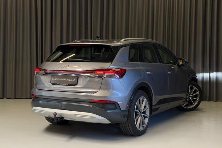 Grå Audi Q4 e-tron fra 2022