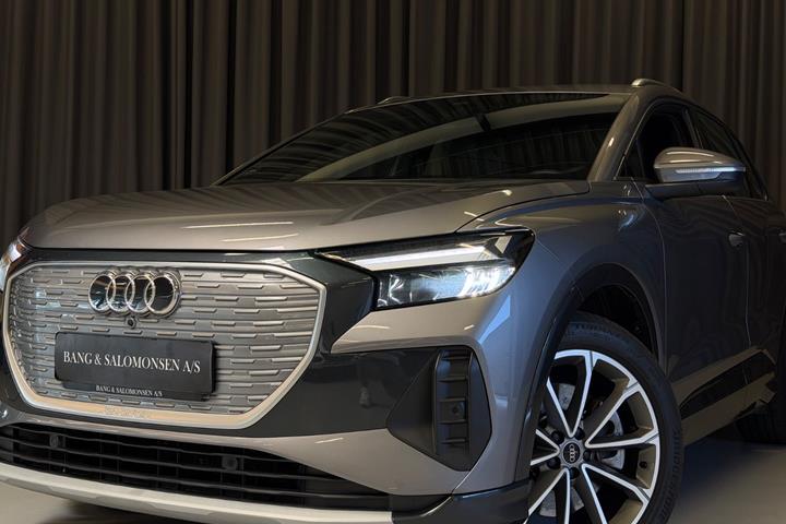 Grå Audi Q4 e-tron fra 2022