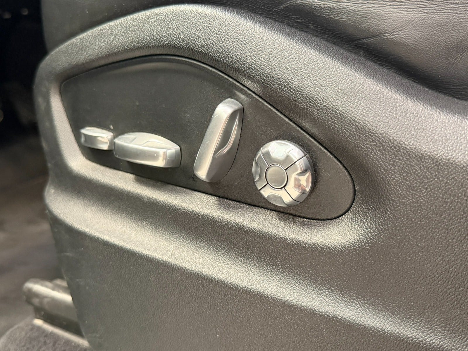Grå Porsche Cayenne fra 2020