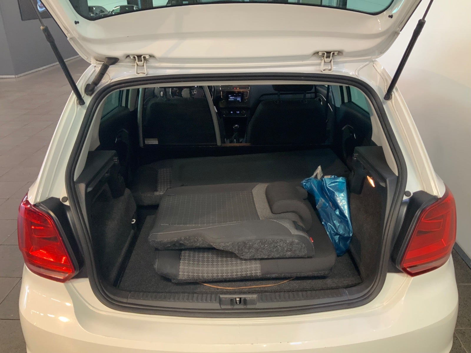 Hvid VW Polo fra 2016