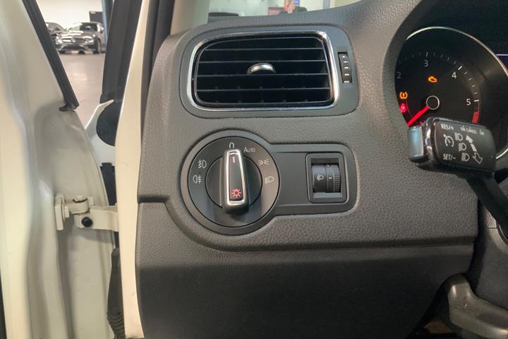 Hvid VW Polo fra 2016