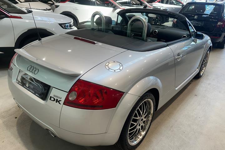 Sølv Audi TT fra 2001