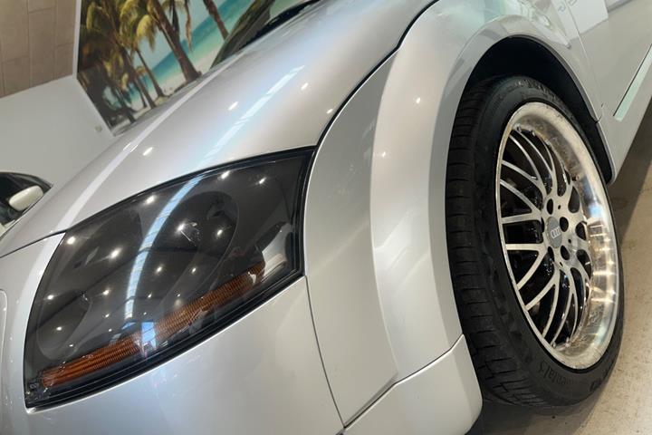 Sølv Audi TT fra 2001