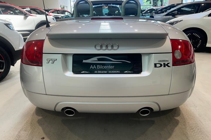 Sølv Audi TT fra 2001