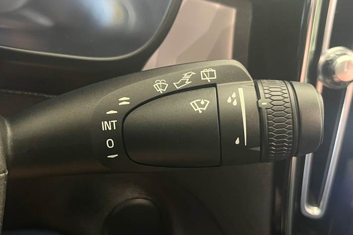Blå Volvo XC40 fra 2023