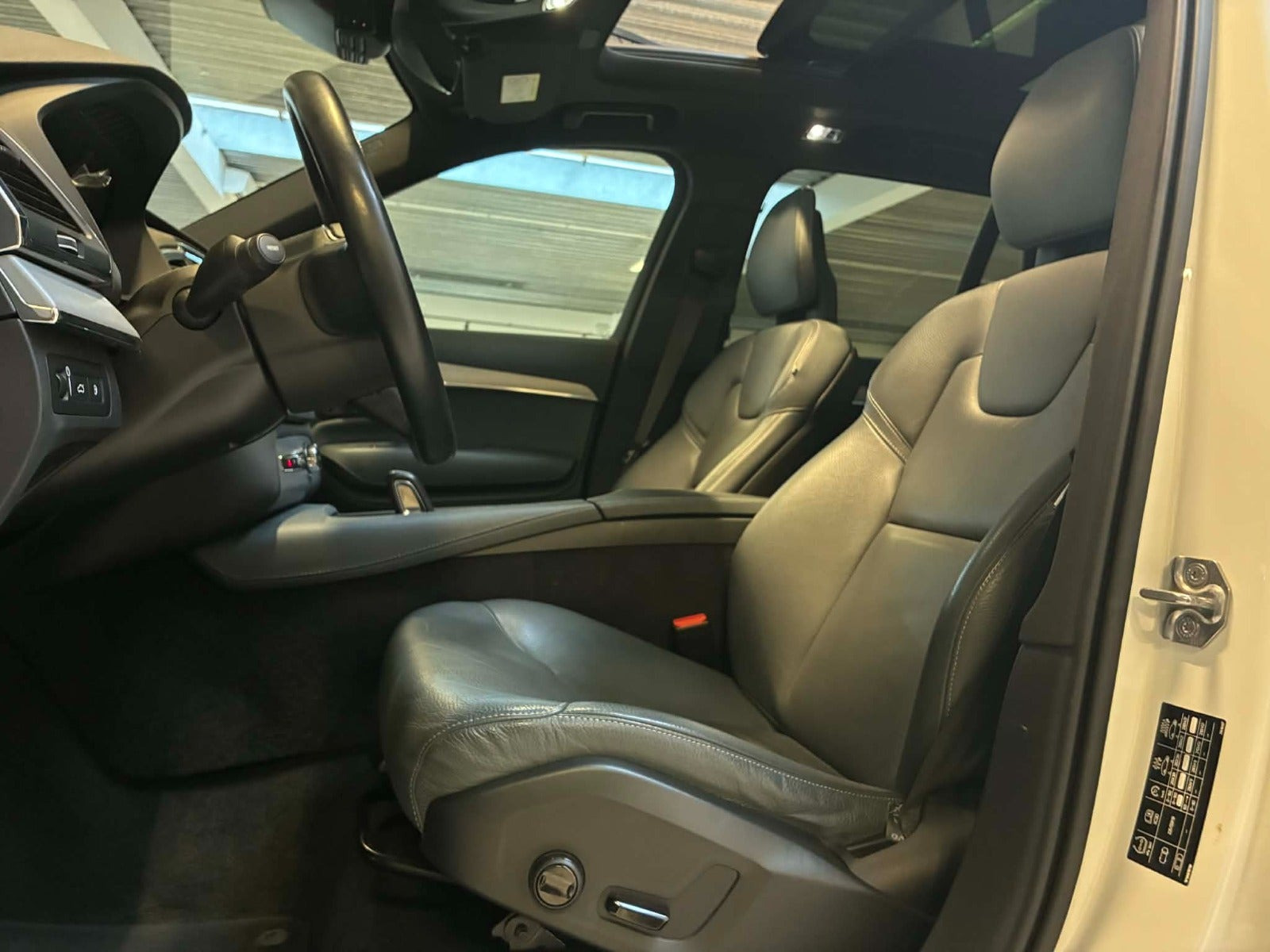 Hvid Volvo XC90 fra 2020