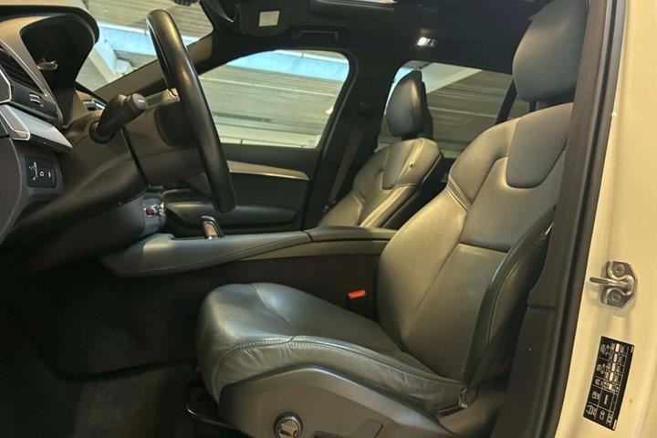 Hvid Volvo XC90 fra 2020