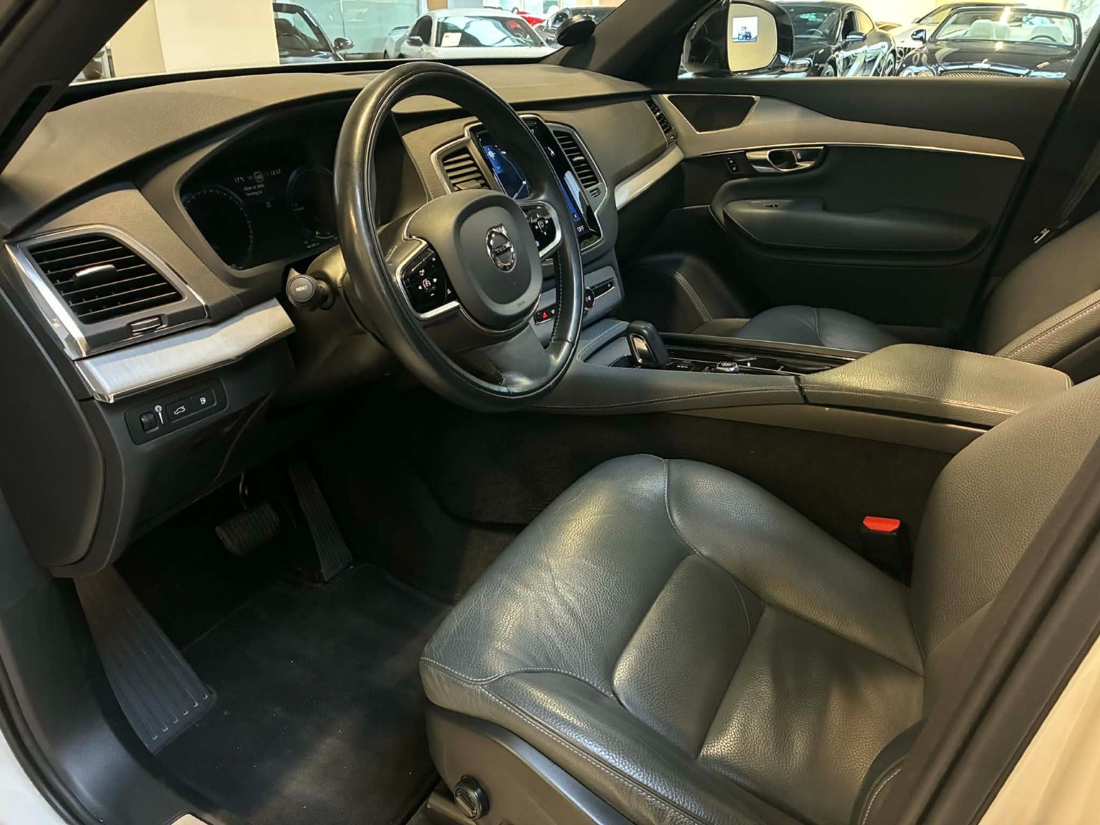Hvid Volvo XC90 fra 2020