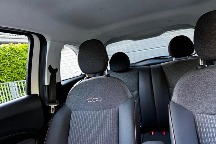 Hvid Fiat 500e fra 2021