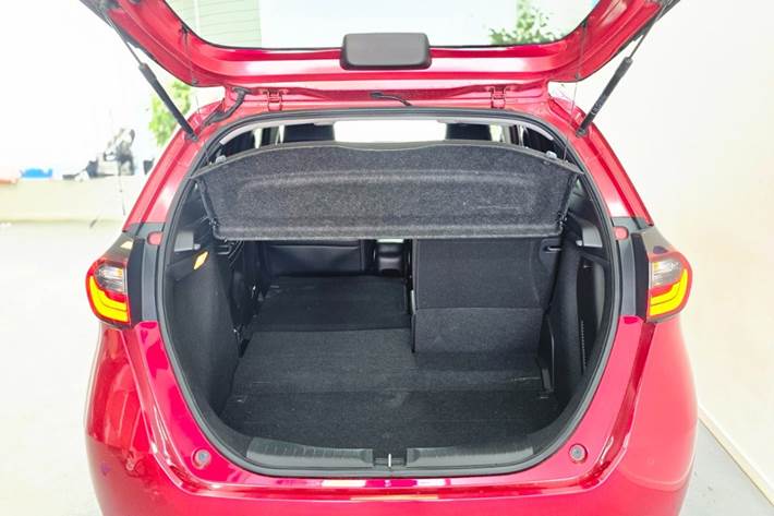 Rød Honda Jazz fra 2021