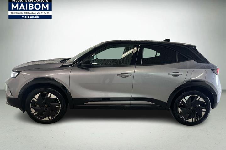 Grå Opel Mokka-e fra 2025
