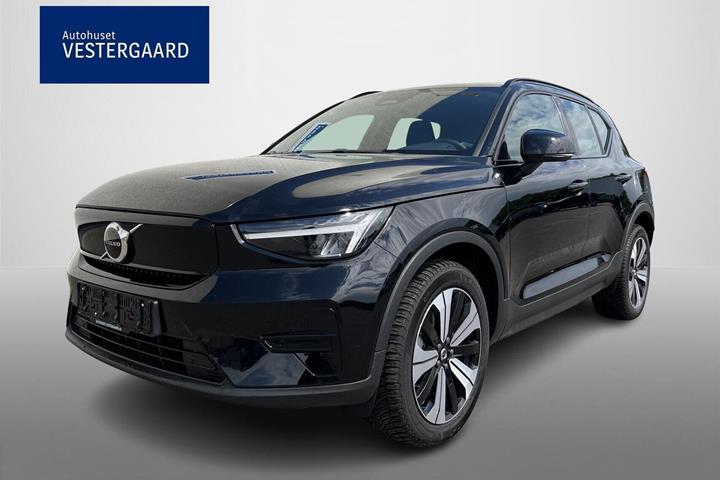 Sort Volvo XC40 fra 2023 set udefra