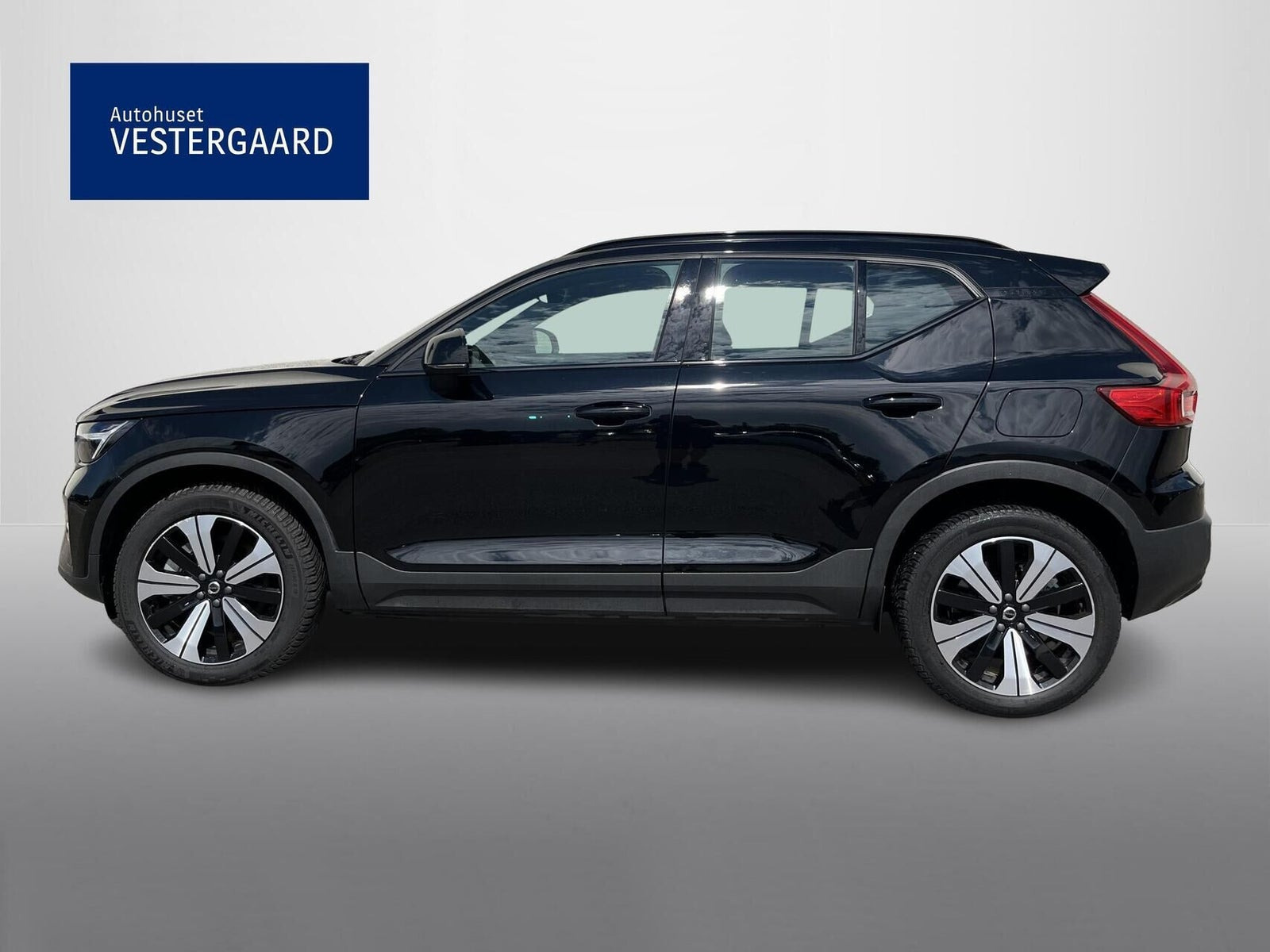 Sort Volvo XC40 fra 2023