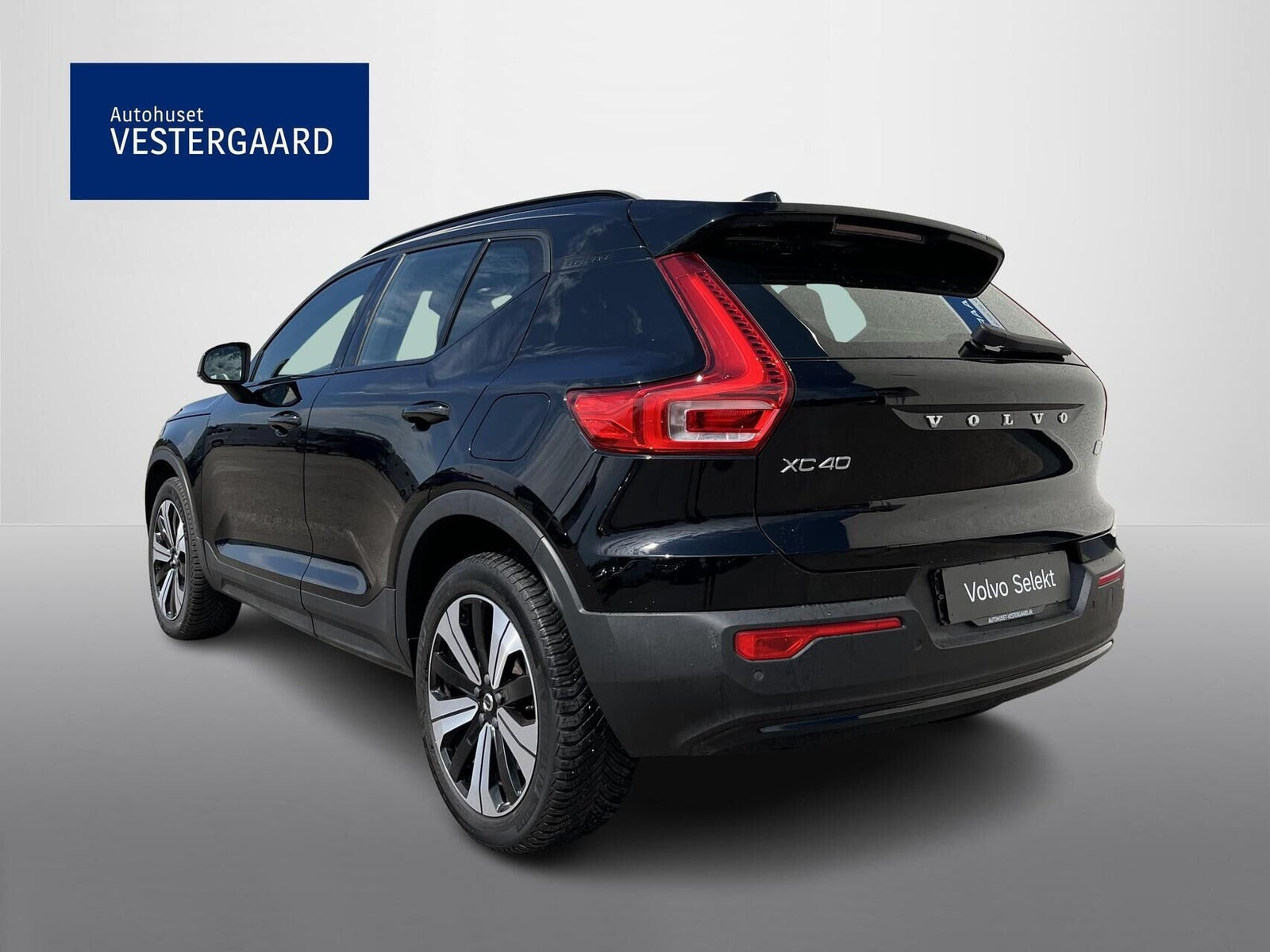 Sort Volvo XC40 fra 2023