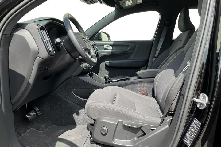 Sort Volvo XC40 fra 2023