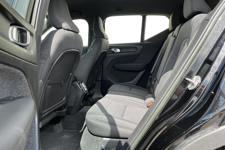 Sort Volvo XC40 fra 2023