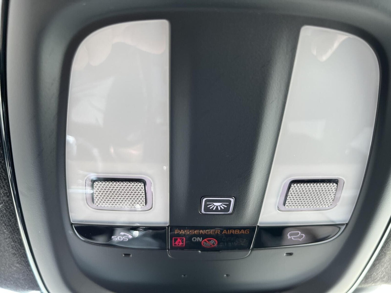 Sort Volvo XC40 fra 2023
