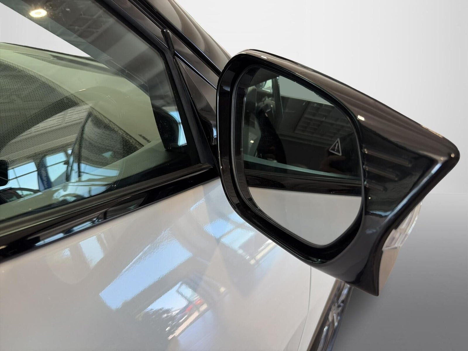 Hvid Kia EV6 fra 2024