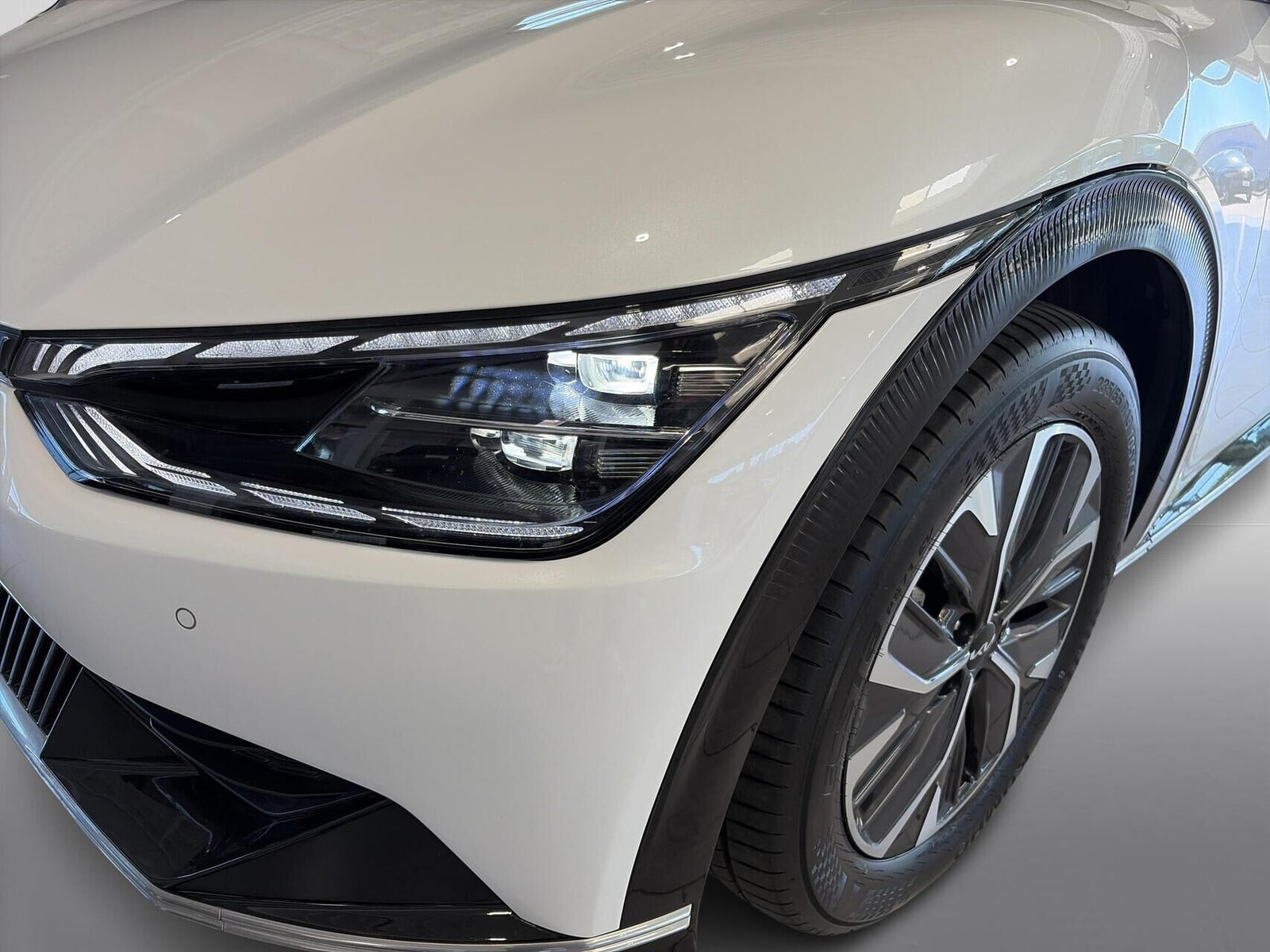 Hvid Kia EV6 fra 2024