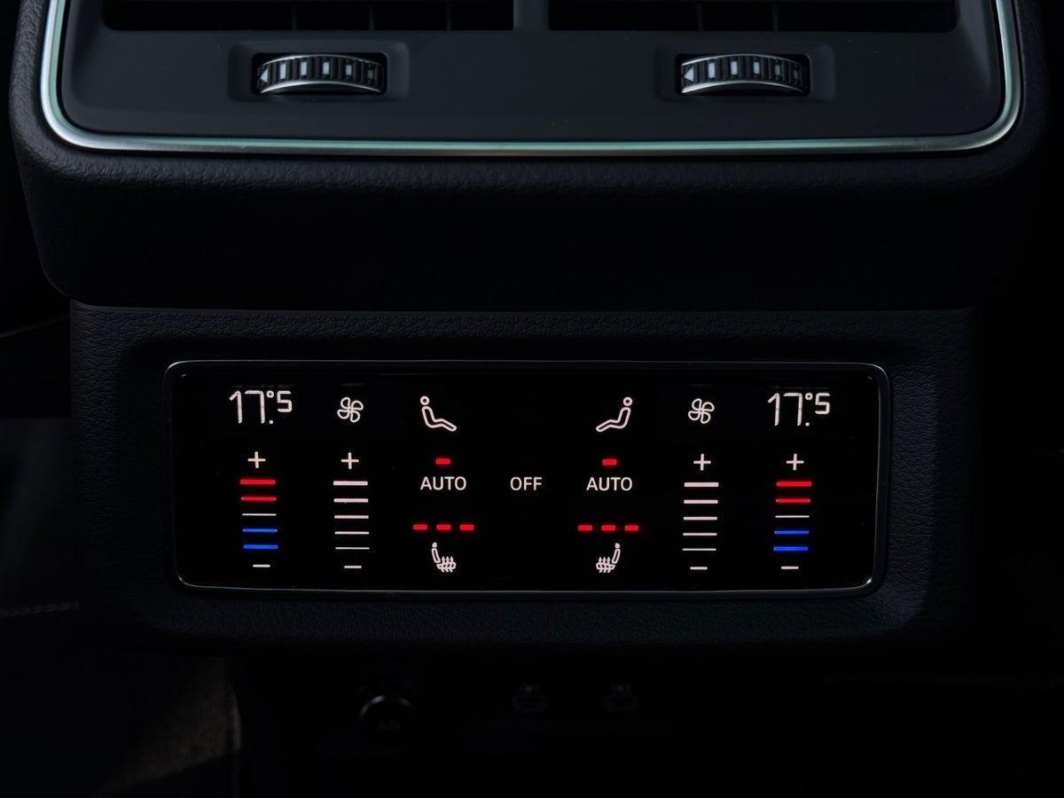 Hvid Audi Q8 e-tron fra 2023