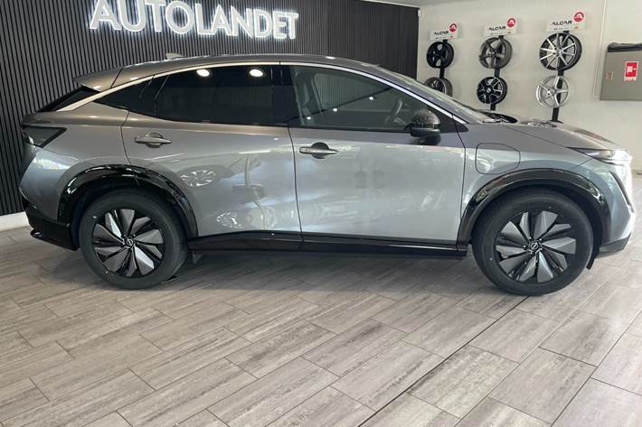 Grå Nissan Ariya fra 2026