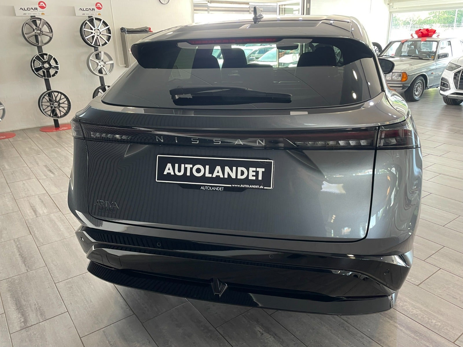 Grå Nissan Ariya fra 2026