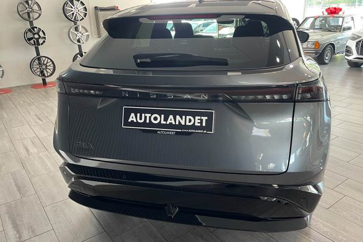 Grå Nissan Ariya fra 2026