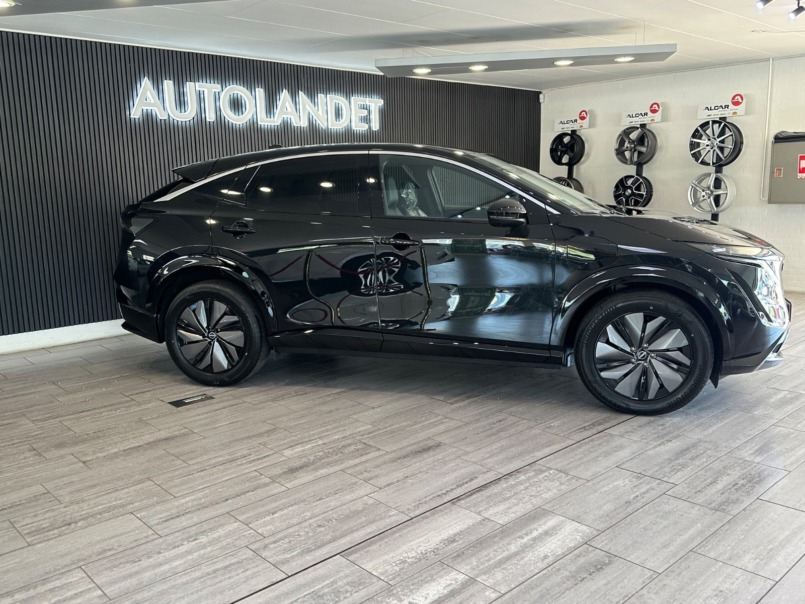 Sort Nissan Ariya fra 2026