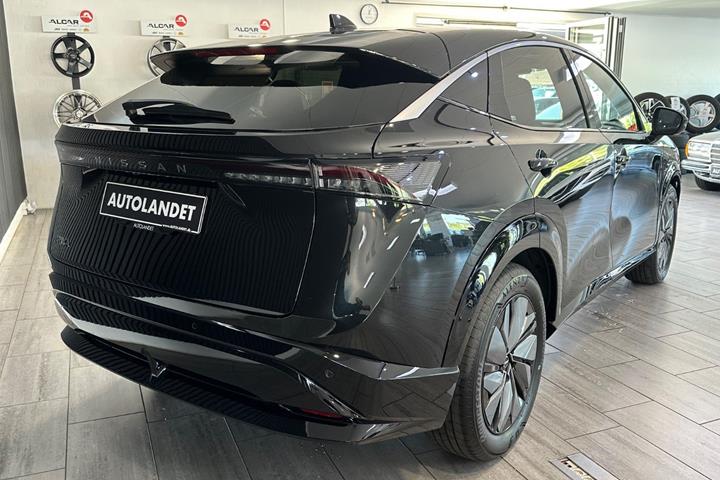 Sort Nissan Ariya fra 2026