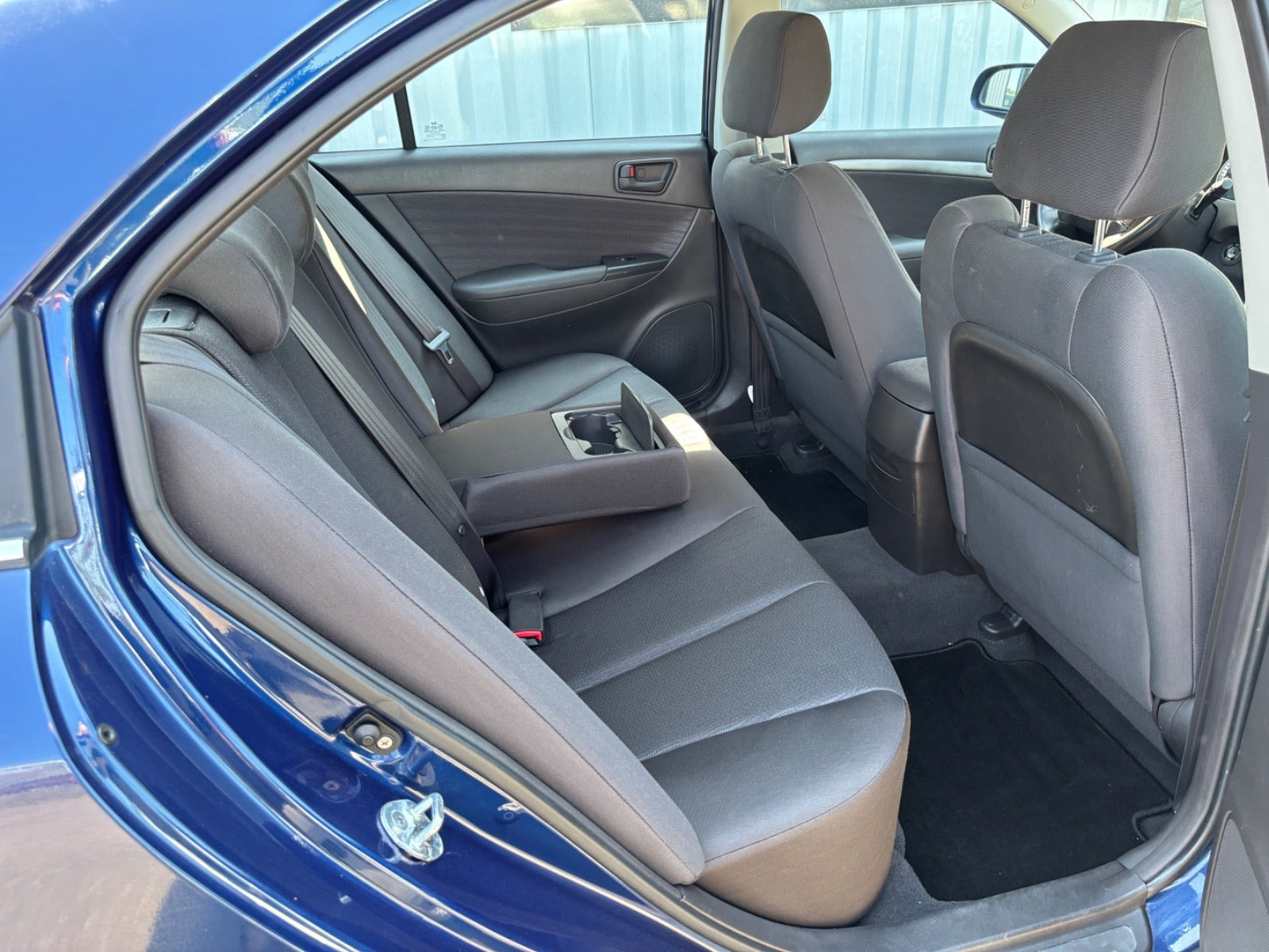 Blå Hyundai Sonata fra 2009