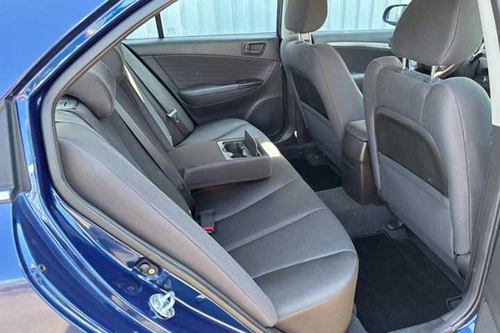 Blå Hyundai Sonata fra 2009