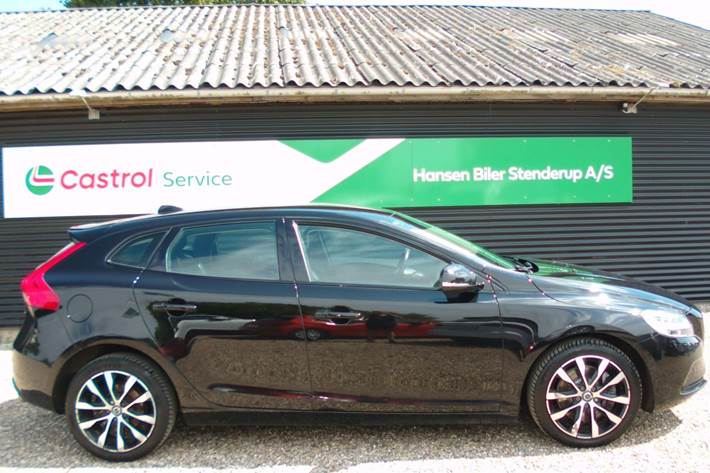 Sort Volvo V40 fra 2019